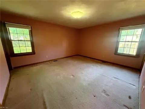 Bedroom - 620 Emerald Ct, Chesapeake, VA 23320 photo 4 of 5