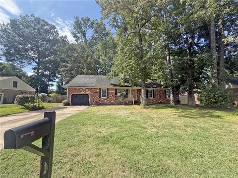 Exterior - 620 Emerald Ct, Chesapeake, VA 23320 photo 1 of 8