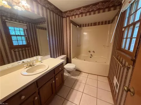 Bath - 620 Emerald Ct, Chesapeake, VA 23320 photo 3 of 3