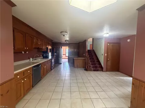 Entry Way - 620 Emerald Ct, Chesapeake, VA 23320 photo 1 of 1