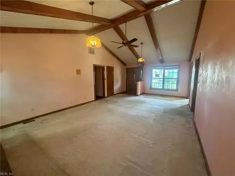 Living - 620 Emerald Ct, Chesapeake, VA 23320 photo 1 of 4