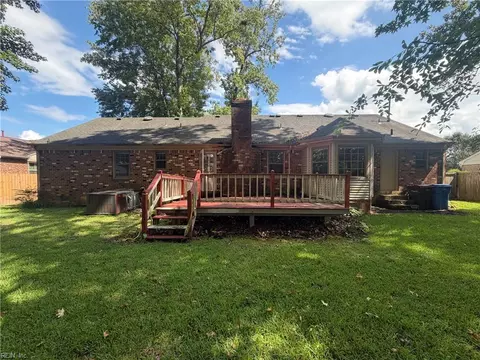 Exterior - 620 Emerald Ct, Chesapeake, VA 23320 photo 3 of 7