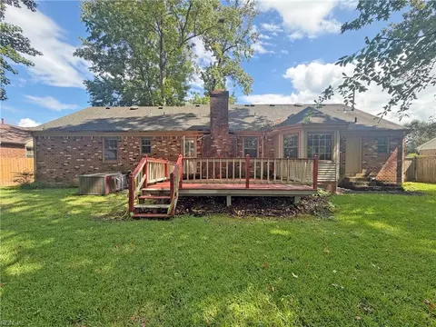 Exterior - 620 Emerald Ct, Chesapeake, VA 23320 photo 5 of 8