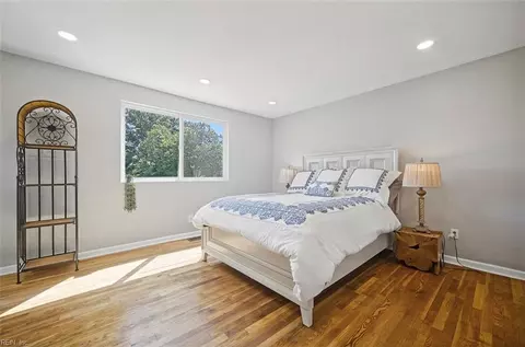 Bedroom - 20 Diggs Dr, Hampton, VA 23666 photo 1 of 5