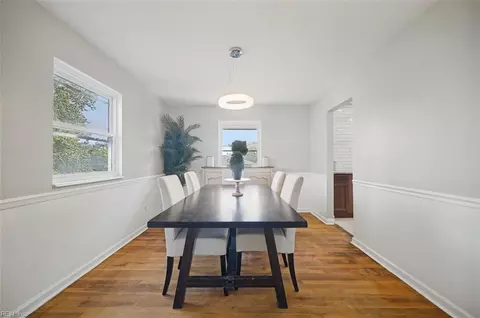 Dining - 20 Diggs Dr, Hampton, VA 23666 photo 1 of 2