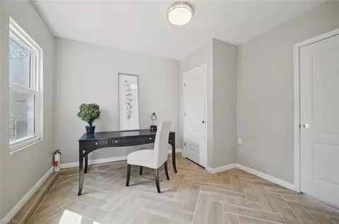 Entry Way - 20 Diggs Dr, Hampton, VA 23666 photo 1 of 3
