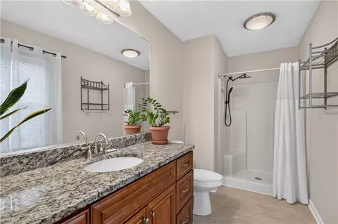 Bath - 68 Michaels Woods Dr, Hampton, VA 23666 photo 2 of 3
