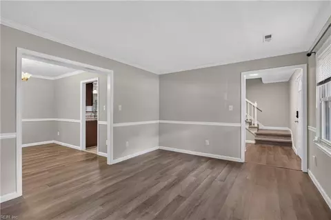 Living - 68 Michaels Woods Dr, Hampton, VA 23666 photo 11 of 12