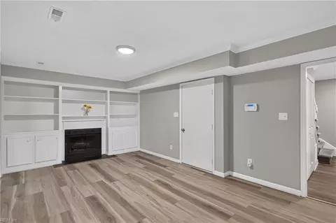 Living - 68 Michaels Woods Dr, Hampton, VA 23666 photo 5 of 12