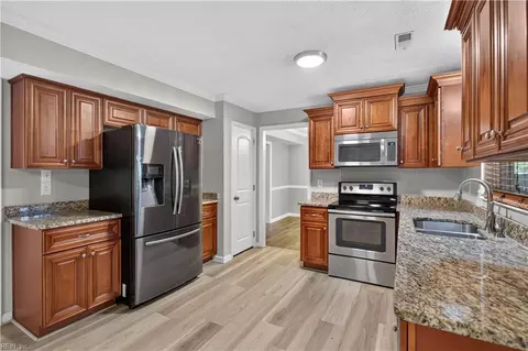 Kitchen - 68 Michaels Woods Dr, Hampton, VA 23666 photo 2 of 2