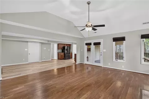 Living - 68 Michaels Woods Dr, Hampton, VA 23666 photo 7 of 12