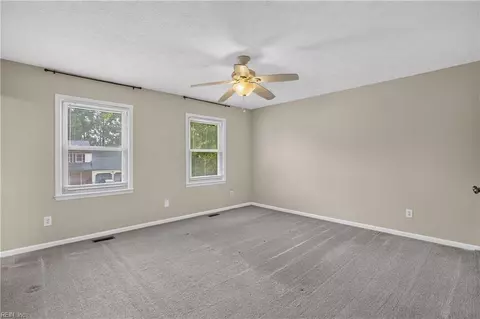 Bedroom - 68 Michaels Woods Dr, Hampton, VA 23666 photo 1 of 5