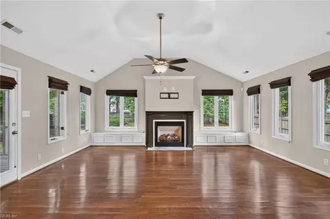 Living - 68 Michaels Woods Dr, Hampton, VA 23666 photo 1 of 12