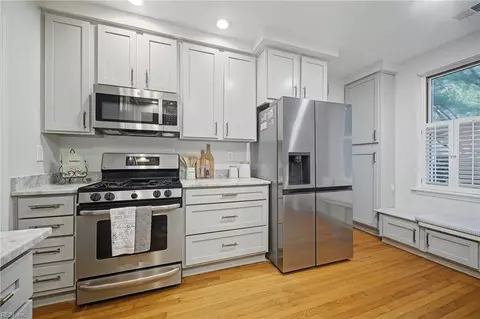Kitchen - 1101 Lexan Ave, Norfolk, VA 23508 photo 2 of 3