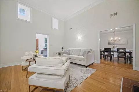 Living - 1101 Lexan Ave, Norfolk, VA 23508 photo 3 of 5