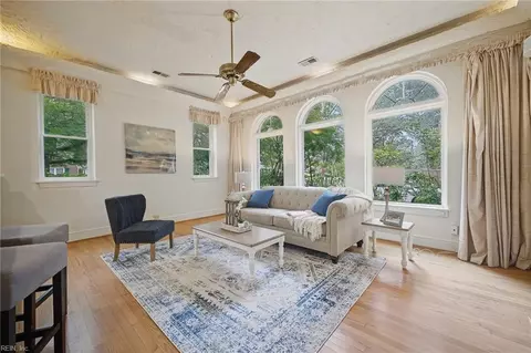 Living - 1101 Lexan Ave, Norfolk, VA 23508 photo 5 of 5