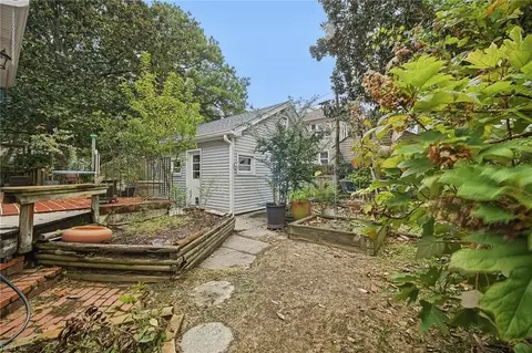 Exterior - 1101 Lexan Ave, Norfolk, VA 23508 photo 6 of 7