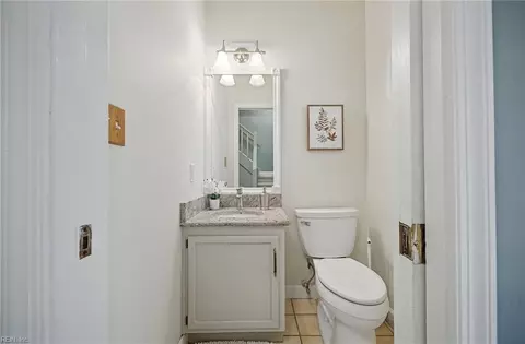 Bath - 1101 Lexan Ave, Norfolk, VA 23508 photo 4 of 6