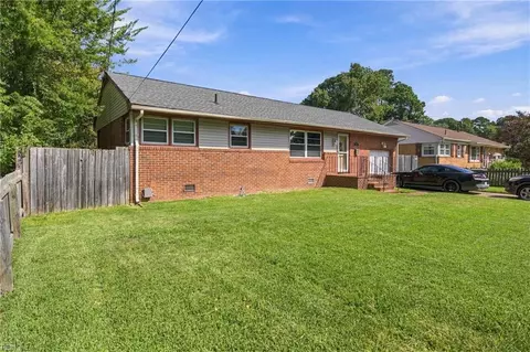 Exterior - 13 Bedford Ct, Hampton, VA 23664 photo 9 of 9