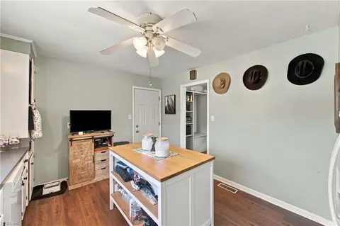 Entry Way - 13 Bedford Ct, Hampton, VA 23664 photo 2 of 3