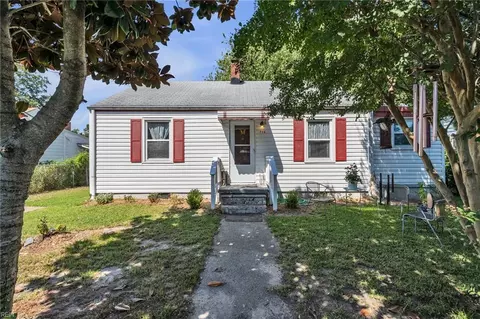 Exterior - 716 Grove St, Hampton, VA 23664 photo 9 of 14