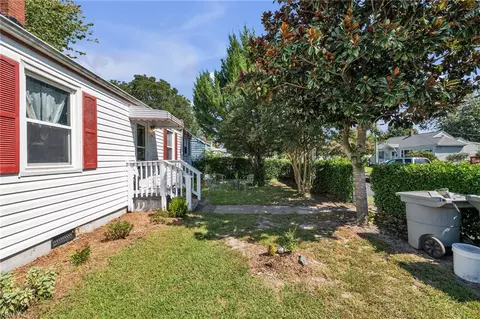 Exterior - 716 Grove St, Hampton, VA 23664 photo 11 of 14