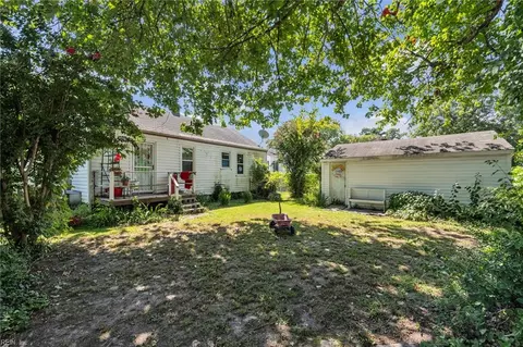Exterior - 716 Grove St, Hampton, VA 23664 photo 12 of 14