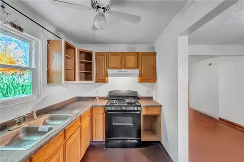 Kitchen - 716 Grove St, Hampton, VA 23664 photo 2 of 4
