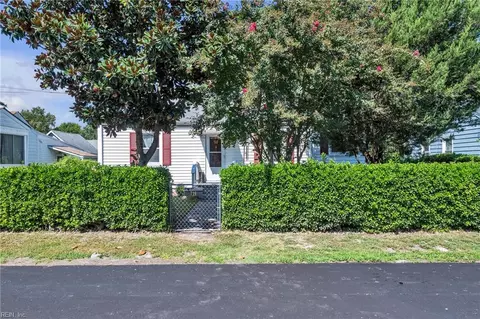 Exterior - 716 Grove St, Hampton, VA 23664 photo 10 of 14