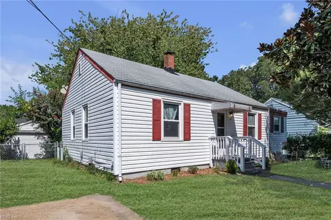 Exterior - 716 Grove St, Hampton, VA 23664 photo 3 of 14