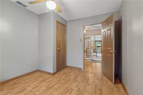 Bedroom - 8165 Sheffield Dr, Gloucester, VA 23061 photo 3 of 8