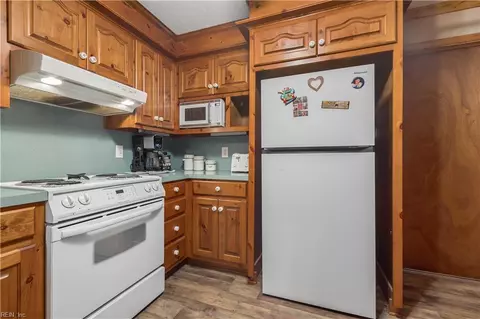 Kitchen - 8165 Sheffield Dr, Gloucester, VA 23061 photo 3 of 3