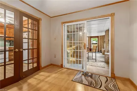 Entry Way - 8165 Sheffield Dr, Gloucester, VA 23061 photo 5 of 6