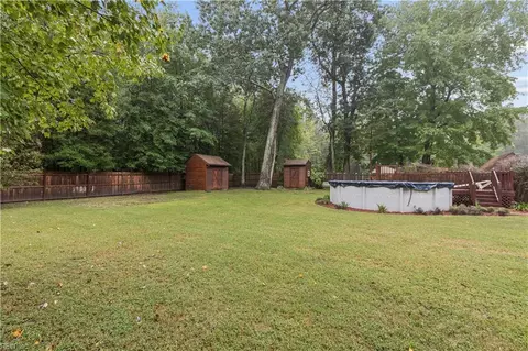 Exterior - 8165 Sheffield Dr, Gloucester, VA 23061 photo 8 of 16