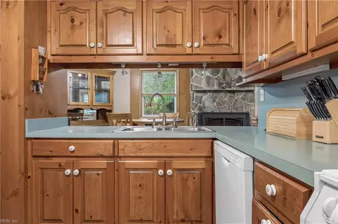 Kitchen - 8165 Sheffield Dr, Gloucester, VA 23061 photo 2 of 3