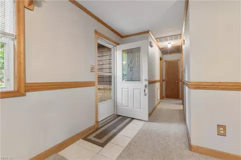 Entry Way - 8165 Sheffield Dr, Gloucester, VA 23061 photo 2 of 6