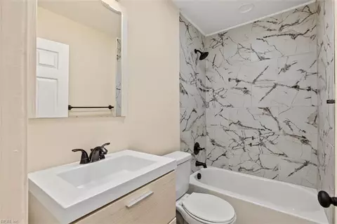 Bath - 540 Dixie Dr, Norfolk, VA 23505 photo 3 of 4