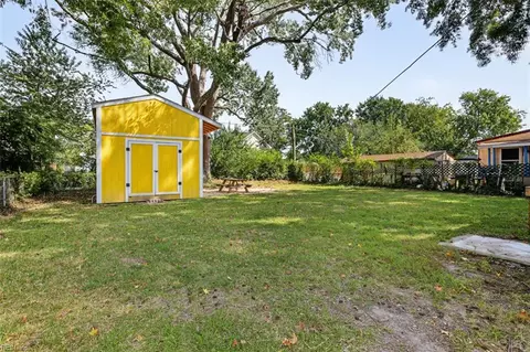 Exterior - 540 Dixie Dr, Norfolk, VA 23505 photo 4 of 7