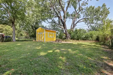 Exterior - 540 Dixie Dr, Norfolk, VA 23505 photo 5 of 7