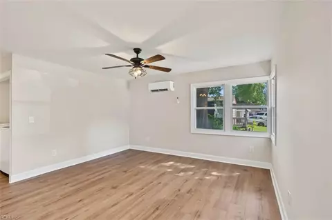 Living - 540 Dixie Dr, Norfolk, VA 23505 photo 1 of 4