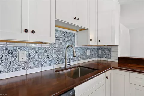 Kitchen - 540 Dixie Dr, Norfolk, VA 23505 photo 4 of 4