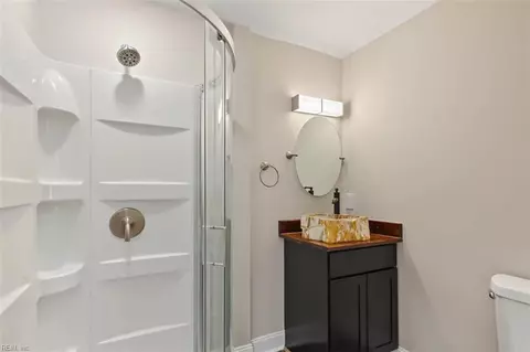 Bath - 540 Dixie Dr, Norfolk, VA 23505 photo 1 of 4
