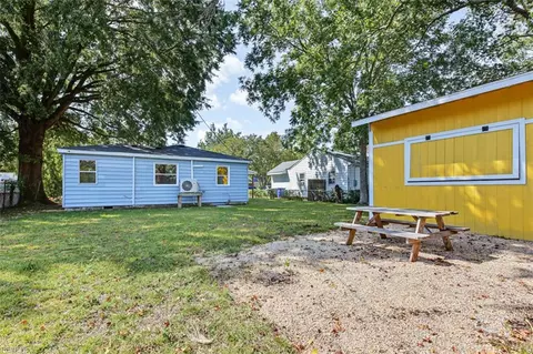 Exterior - 540 Dixie Dr, Norfolk, VA 23505 photo 7 of 7