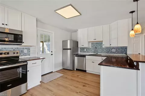 Kitchen - 540 Dixie Dr, Norfolk, VA 23505 photo 2 of 4