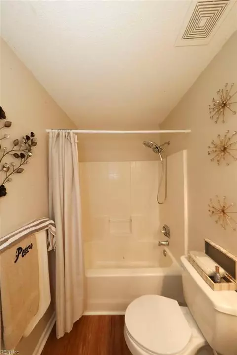 Bath - 2080 Maple Leaf Cres, Suffolk, VA 23434 photo 6 of 6