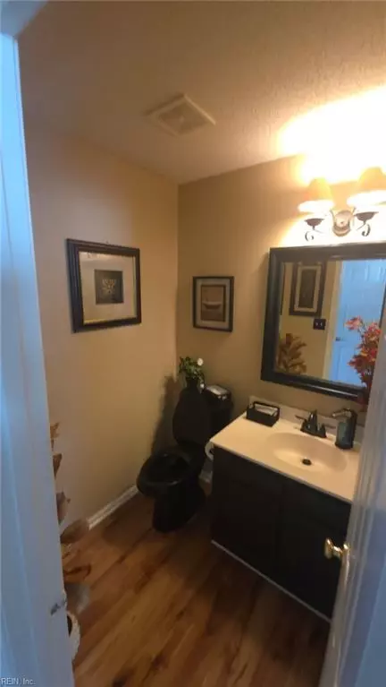 Entry Way - 2080 Maple Leaf Cres, Suffolk, VA 23434 photo 10 of 12