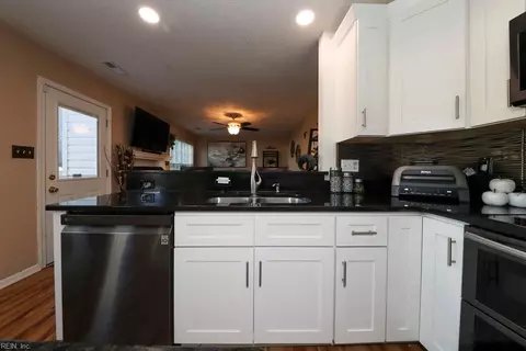 Kitchen - 2080 Maple Leaf Cres, Suffolk, VA 23434 photo 3 of 4