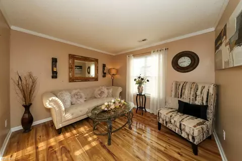 Living - 2080 Maple Leaf Cres, Suffolk, VA 23434 photo 1 of 3