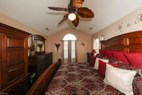 Bedroom - 2080 Maple Leaf Cres, Suffolk, VA 23434 photo 4 of 8
