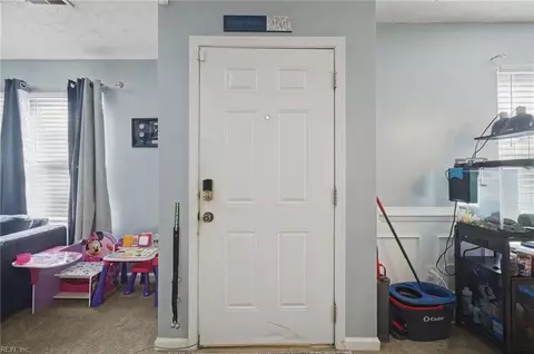 Entry Way - 600 Dale St, Hampton, VA 23661 photo 1 of 2
